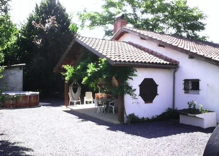 Charmante T3, Jardin Spacieux, Parking, Proche & Thermes - Fr-1-841-60 *